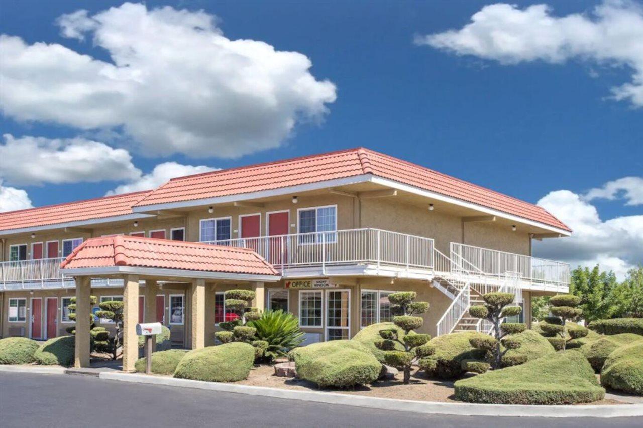 Days Inn By Wyndham Turlock Exterior photo